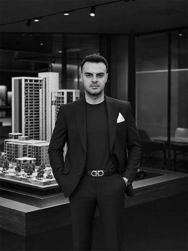 Deniz KALENDER, Eczacı ve Kurucu Ortak